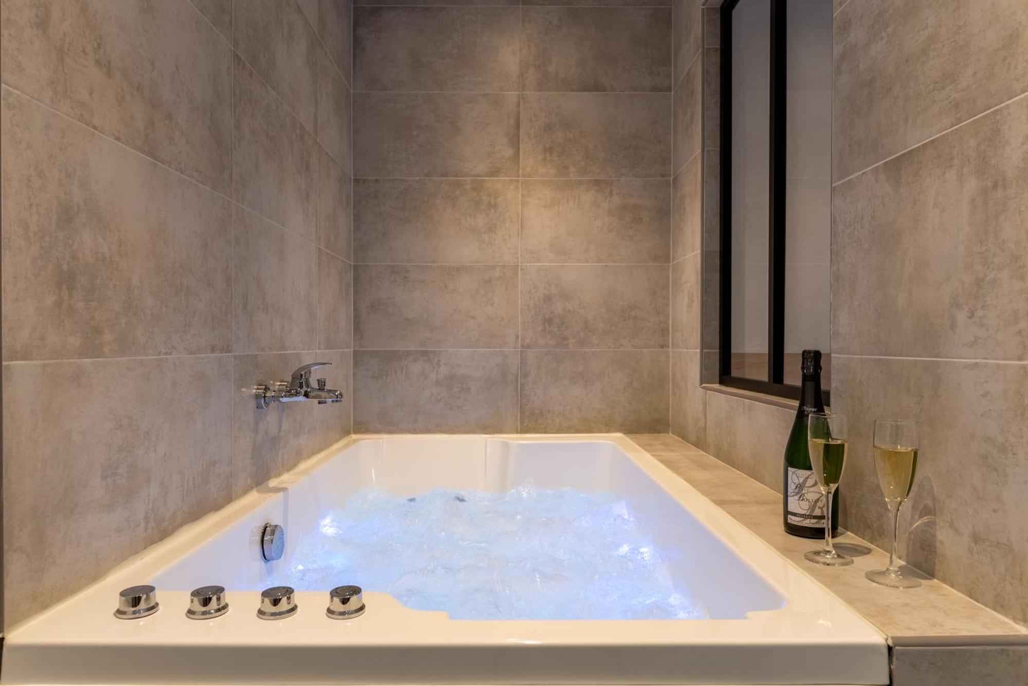 Le Fruit Defendu "Love Room" Jacuzzi Centre Ville Rouen Extérieur photo