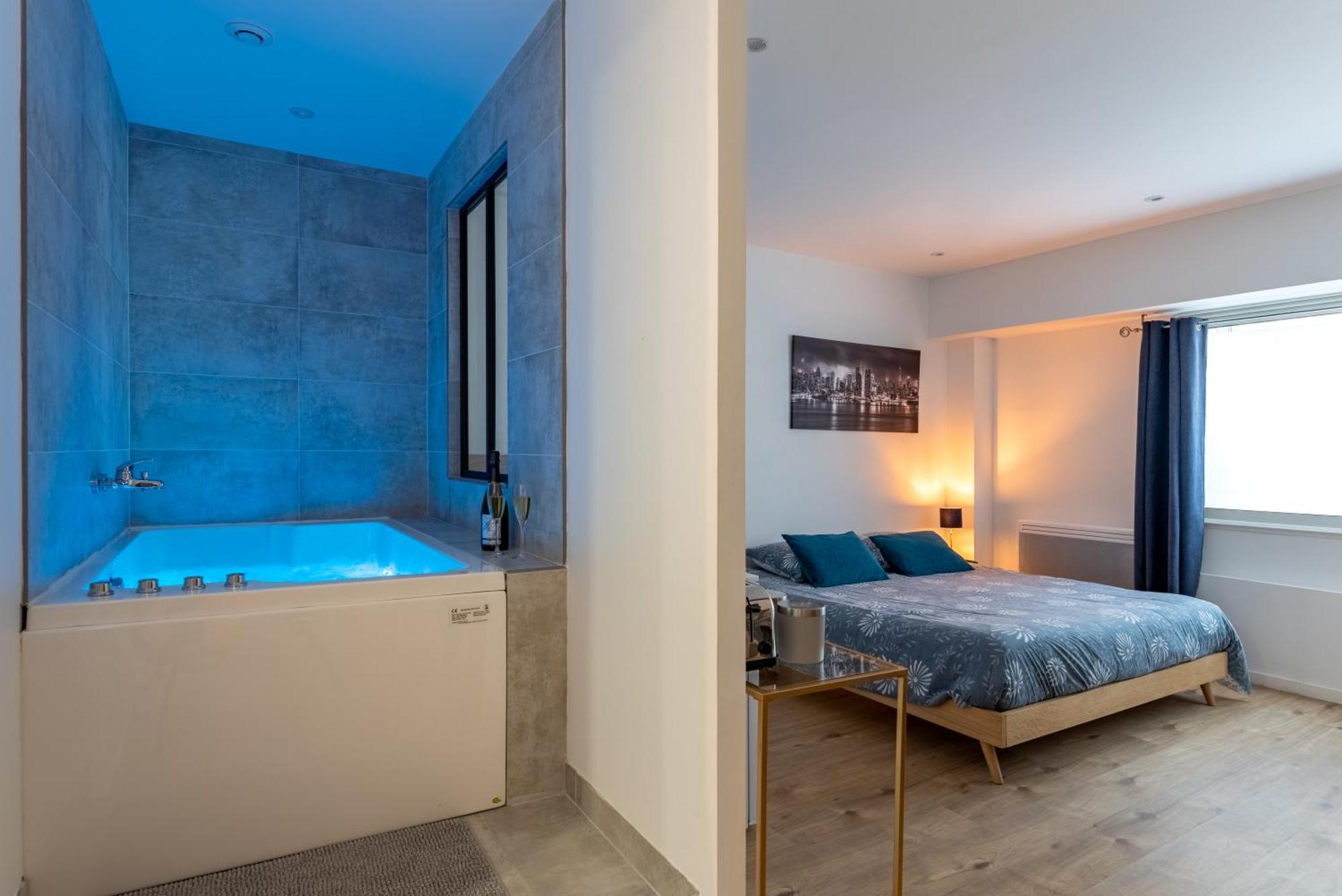 Le Fruit Defendu "Love Room" Jacuzzi Centre Ville Rouen Extérieur photo